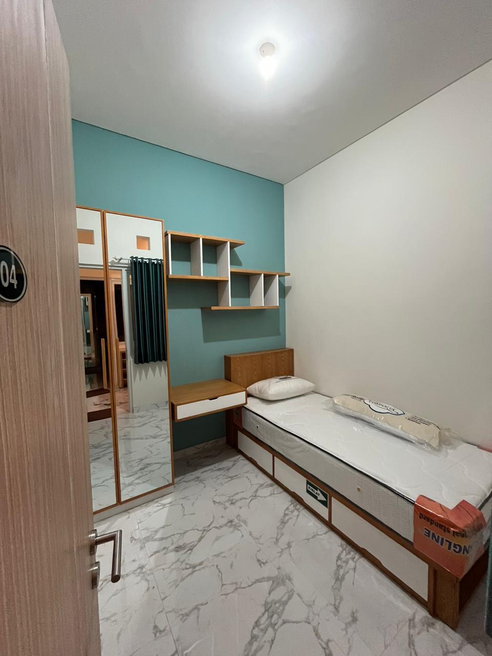 5/images/rental/DK Living/kamar3.jpg