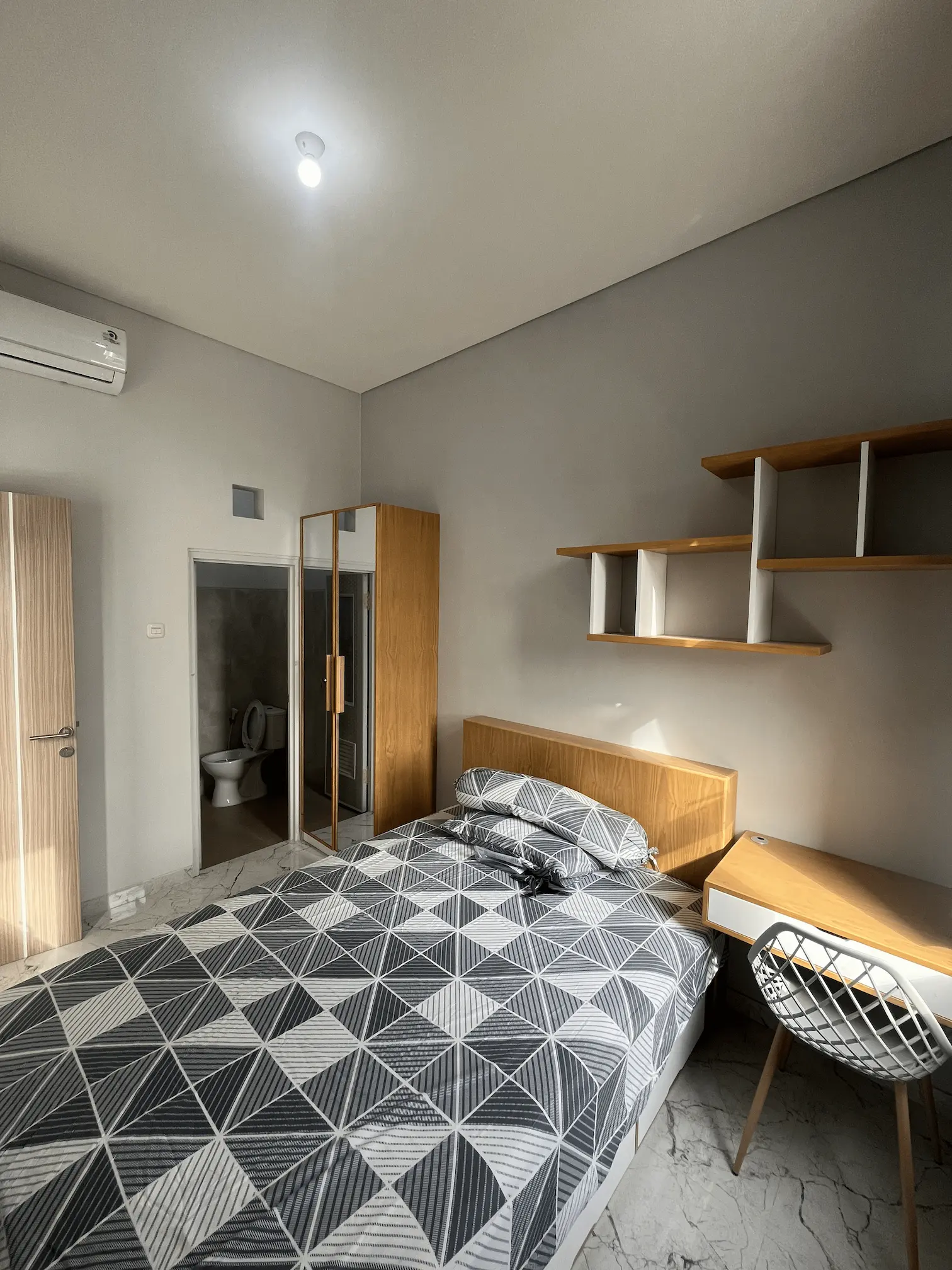 13/images/rental/Griya Artha Prima/kamar4.webp